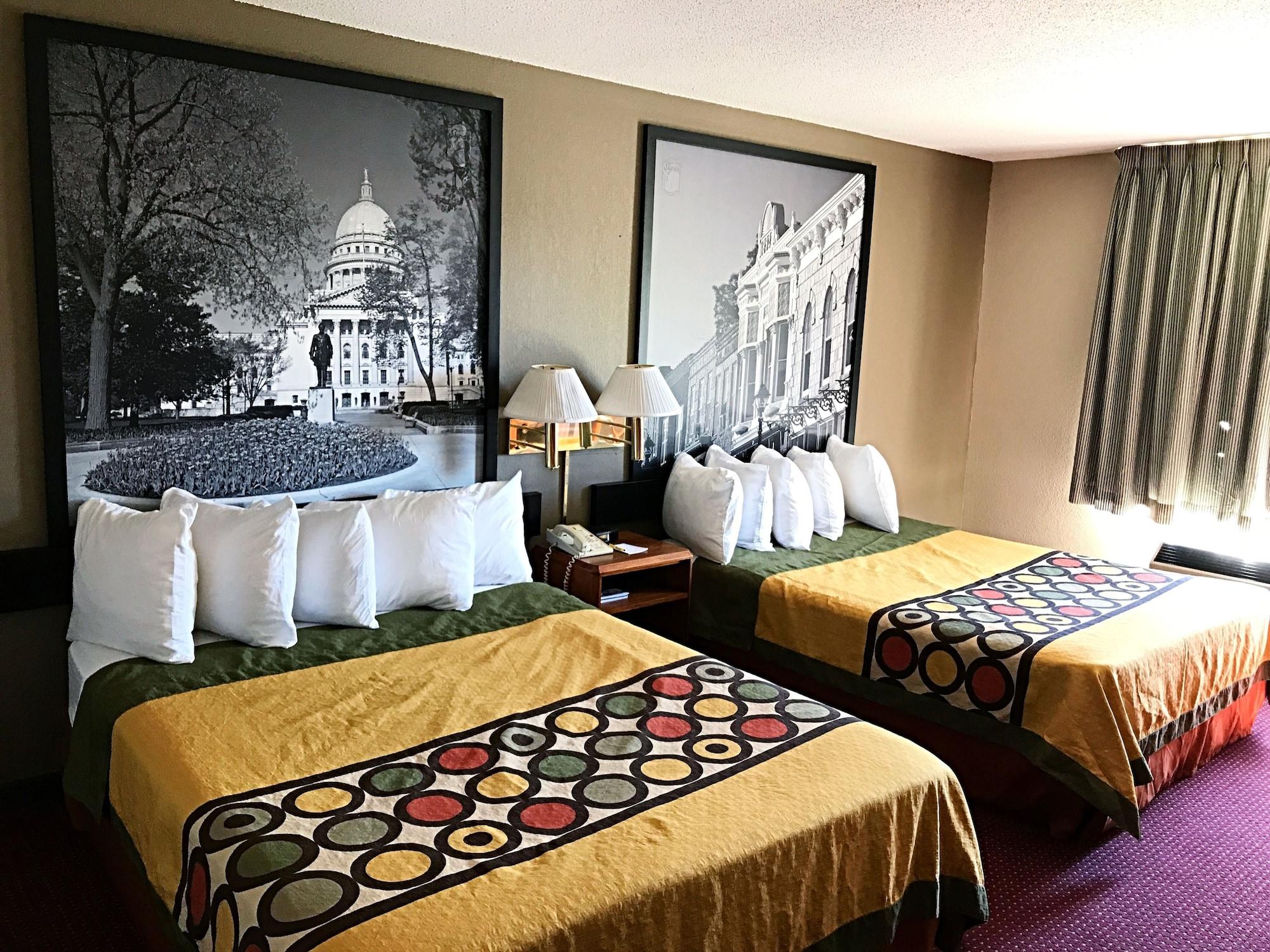 ซูเปอร์ 8 บาย วินด์แฮม เมดิสัน อีสต์ Hotel ภายนอก รูปภาพ