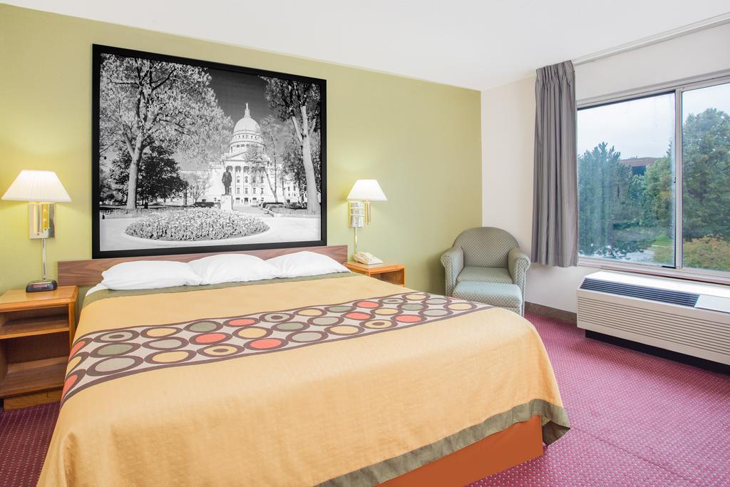 ซูเปอร์ 8 บาย วินด์แฮม เมดิสัน อีสต์ Hotel ภายนอก รูปภาพ