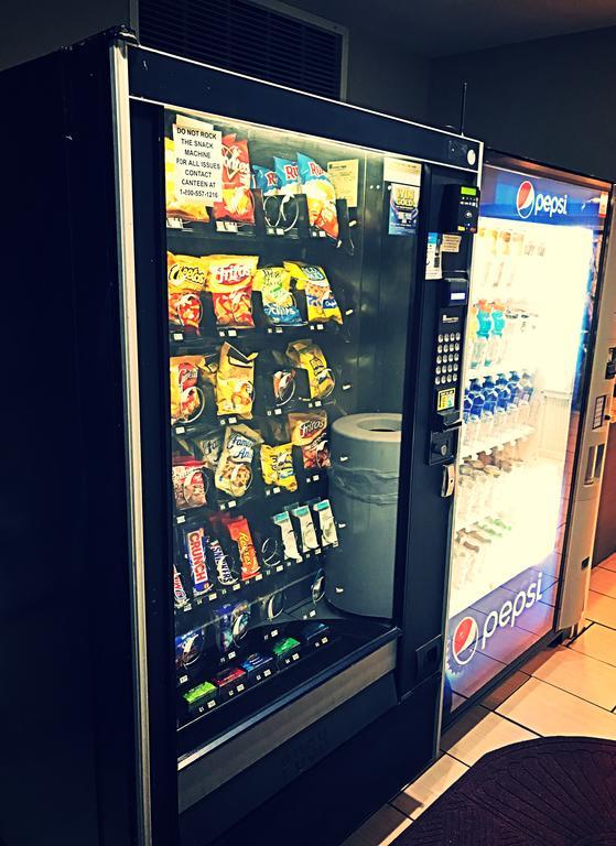 ซูเปอร์ 8 บาย วินด์แฮม เมดิสัน อีสต์ Hotel ภายนอก รูปภาพ